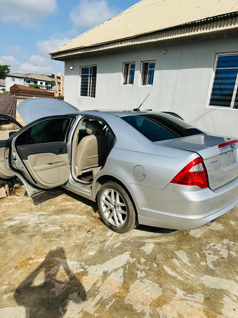 2012 Ford Fusion photo 4