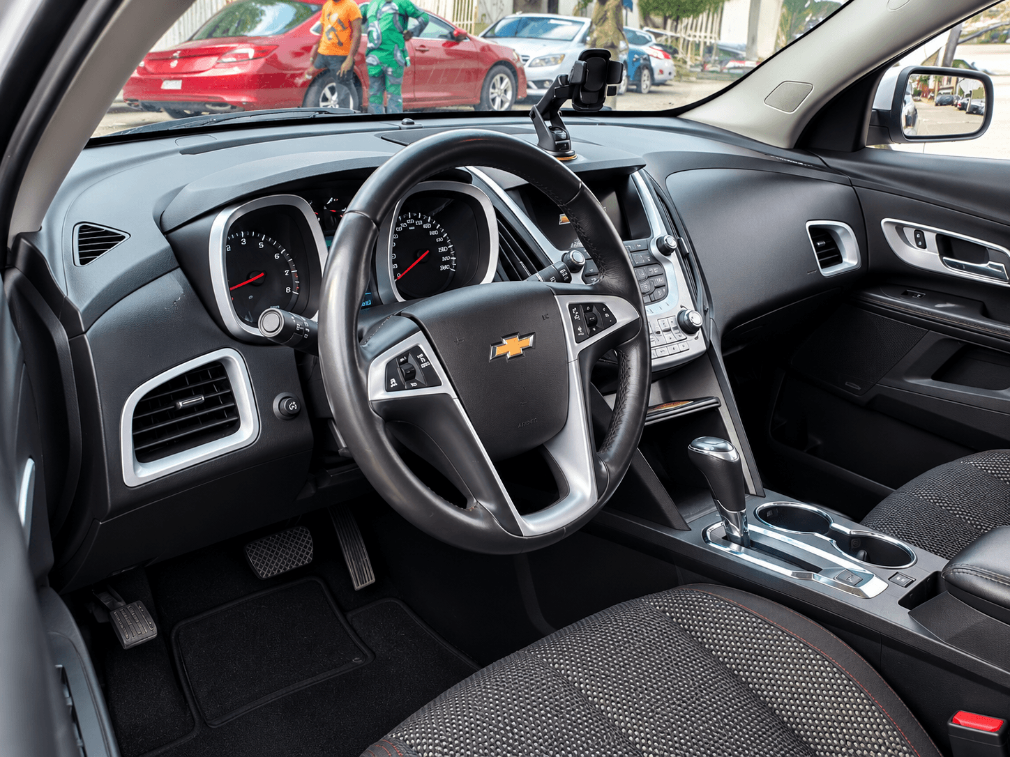 2017 Chevrolet Equinox LT — 3.6L V6 | Foreign Used | Accident Free photo 2