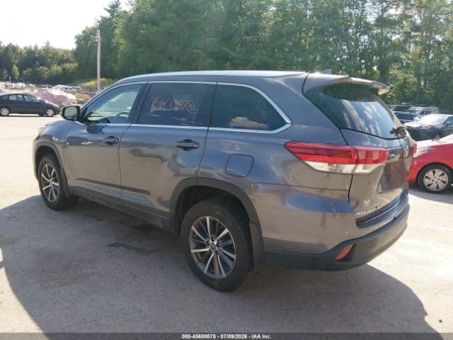 2018 Toyota Highlander Xle photo 3