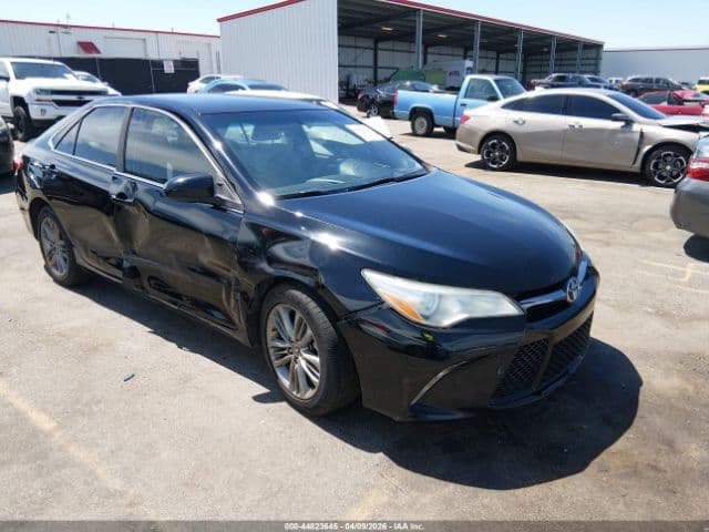 2015 TOYOTA CAMRY SE