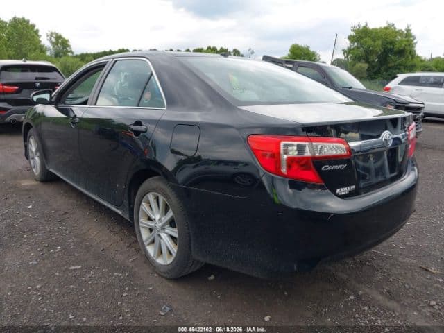 2014 Toyota Camry photo 3