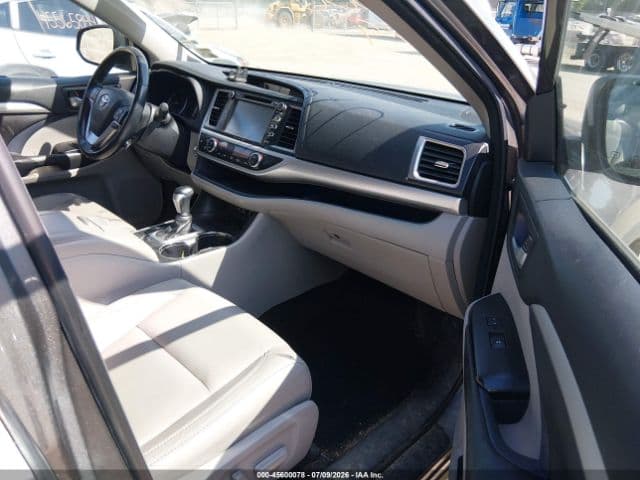 2018 Toyota Highlander Xle photo 5
