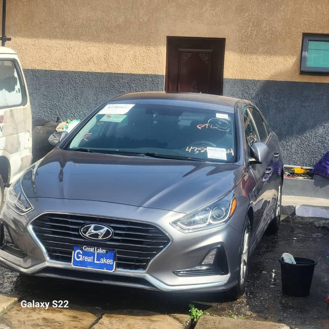 2018 Hyundai sonata photo 2