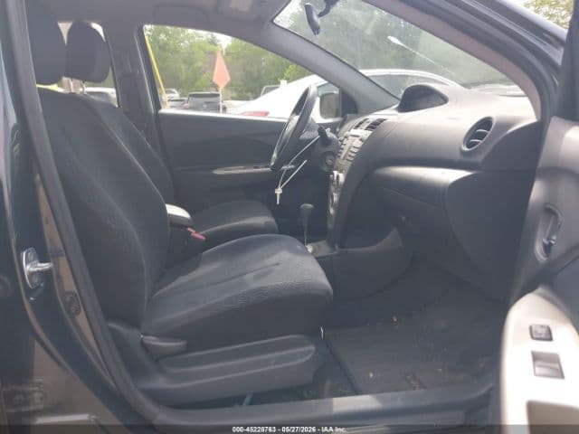 2008 Toyota Yaris photo 5