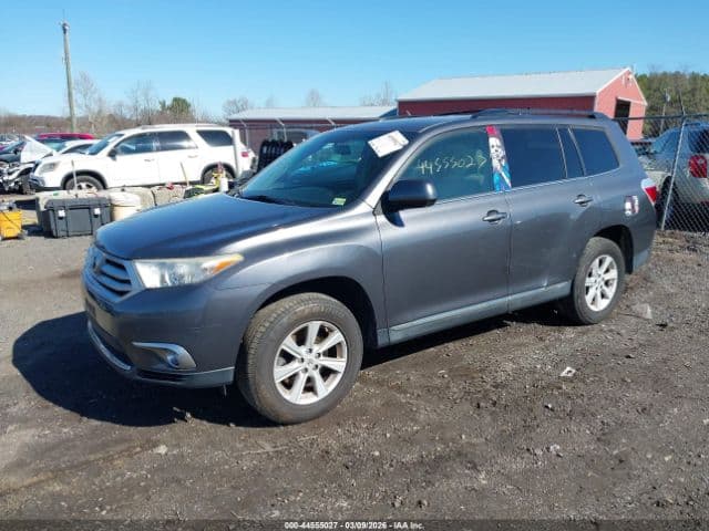 2011 TOYOTA HIGHLANDER photo 2