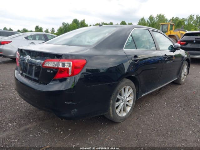 2014 Toyota Camry photo 4