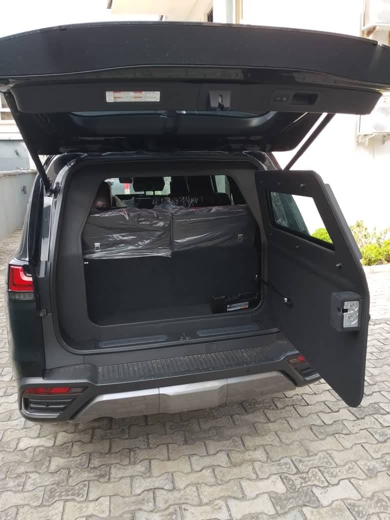 2025 Lexus LX 600 photo 5
