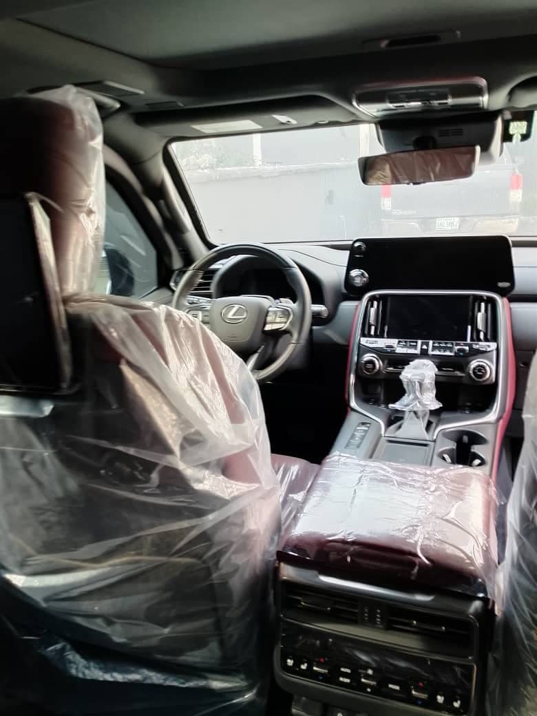 2025 Lexus LX 600 photo 4