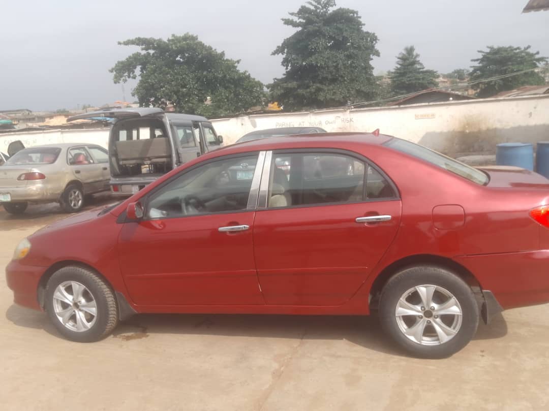 2004 Toyota Corolla photo 5