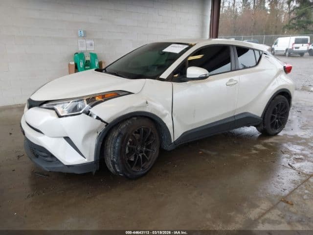 2019 Toyota C-HR 2.0 — Tokunbo, Sport Wheels, Fender Damage photo 2