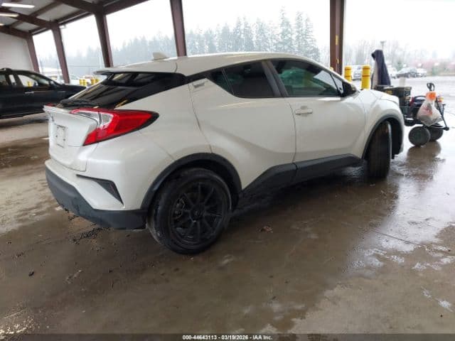 2019 Toyota C-HR 2.0 — Tokunbo, Sport Wheels, Fender Damage photo 4